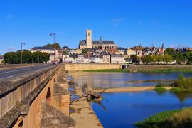 Lais Puzzle - Nevers - Nevers in Burgund, Kathedrale und Fluss Loire, Frankreich - 2.000 Teile