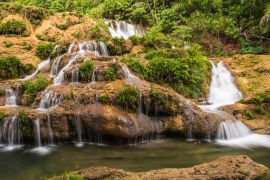 Lais Puzzle - Wasserfall am Rio do Peixe bei Bonito, Mato Grosso do Sul, Brasilien - 2.000 Teile