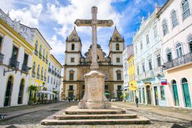 Lais Puzzle - Heller Blick auf den Pelourinho in Salvador, Brasilien - 2.000 Teile