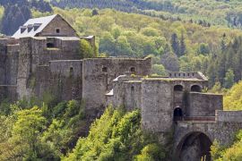 Lais Puzzle - Mittelalterliche Burg Bouillon in Belgien - 2.000 Teile