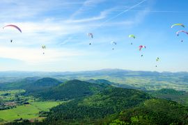 Lais Puzzle - Gleitschirmfliegen auf dem Gipfel des Puy-de-Dôme, Frankreich - 2.000 Teile