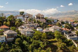 Lais Puzzle - Ein Blick auf die Altstadt von Gjirokaster, UNESCO-Kulturerbe, Albanien - 2.000 Teile