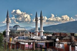 Lais Puzzle - Moschee im Romaviertel Šutka in Skopje - 2.000 Teile