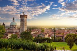 Lais Puzzle - Schöne Sonnenuntergangsansicht von Lonato del Garda, einer Stadt und Gemeinde in der Provinz Brescia, Italien - 2.000 Teile