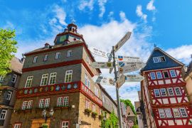 Lais Puzzle - Stadtbild auf dem Stadtplatz in Herborn, Deutschland - 2.000 Teile