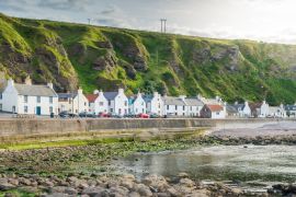 Lais Puzzle - Sonniger Nachmittag in Pennan, kleines Dorf in Aberdeenshire, Schottland - 2.000 Teile
