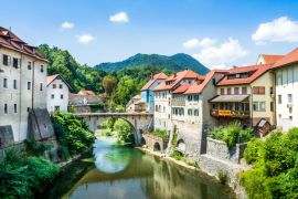 Lais Puzzle - Skofja Loka, Blick von einer Brücke, Slowenien - 2.000 Teile