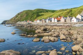 Lais Puzzle - Sonniger Nachmittag in Crovie, kleines Dorf in Aberdeenshire, Schottland - 2.000 Teile