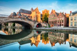 Lais Puzzle - Mittelalterliche Kathedrale und Brücke über einen Kanal in Gent - Gent, Belgien - 2.000 Teile