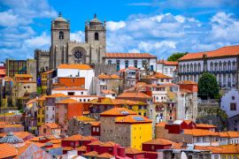 Lais Puzzle - Blick auf die Altstadt von Porto, Portugal mit der Kathedrale und bunten Gebäuden - 2.000 Teile