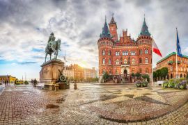Lais Puzzle - Blick auf Helsingborg Rathaus von Stortorget Platz in regnerischen Abend in Helsingborg, Schweden - 2.000 Teile
