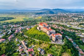 Lais Puzzle - Luftaufnahme von Mukatschewo mit der Burg Palanok in der Ukraine - 2.000 Teile