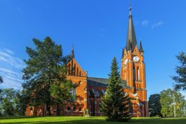 Lais Puzzle - Die Gustav-Adolf-Kirche ist eine Gemeindekirche in Sundsvall. Schweden - 2.000 Teile