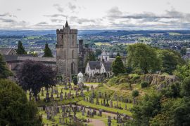 Lais Puzzle - Blick auf den Friedhof hinter der Church of the Holy Rude, in Stirling, Schottland - 2.000 Teile