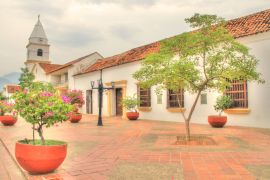 Lais Puzzle - Platz Alfonso Lopez, Kolumbien - 2.000 Teile