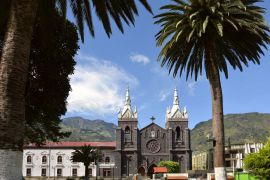 Lais Puzzle - Kirche der Jungfrau des Heiligen Wassers (Nuestra Señora del Agua Santa), Baños de Agua Santa, Ecuador - 2.000 Teile