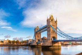 Lais Puzzle - Londoner Stadtpanorama mit Themse, Tower Bridge und Tower of London im Morgenlicht - 2.000 Teile