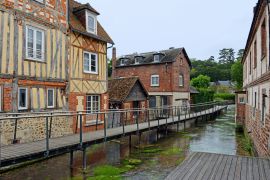 Lais Puzzle - romantisches Bernay in der Normandie, Frankreich - 2.000 Teile