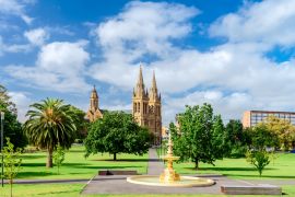 Lais Puzzle - St. Peter's Cathedral in der Stadt Adelaide, Australien - 2.000 Teile