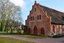 Lais Puzzle - Der ehemalige Kornspeicher im Kloster Lehnin - 2.000 Teile