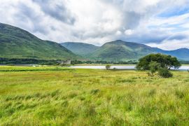 Lais Puzzle - Blick auf Loch Awe und Kilchurn Castle. Kilchurn Castle war der Stützpunkt des Clan Campbell im 15. Jahrhundert, Argyll, Schottland, Großbritannien - 2.000 Teile