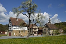 Lais Puzzle - dorfidylle im freilandmuseum fladungen - 2.000 Teile