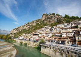 Lais Puzzle - Berat, Albanien. Traditionelle Häuser - 1.000 Teile