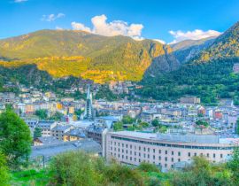 Lais Puzzle - Luftaufnahme von Andorra la Vella - 40, 100, 200, 500, 1.000 & 2.000 Teile