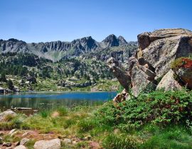 Lais Puzzle - Naturlandschaft in den Bergen von Andorra, Europa - 40, 100, 200, 500, 1.000 & 2.000 Teile
