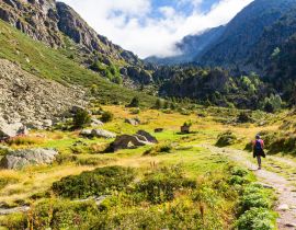 Lais Puzzle - Blick von unten auf das Incles-Tal, wo die Wanderung zu den Seen von Jucla beginnt, Soldeu, Andorra - 40, 100, 200, 500, 1.000 & 2.000 Teile