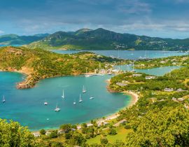 Lais Puzzle - Ein Panoramablick vom Aussichtspunkt Shirley Heights in Richtung English Harbour an der Küste Antiguas - 40, 100, 200, 500, 1.000 & 2.000 Teile