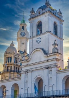 Lais Puzzle - Das historische Cabildo (altes Rathaus) aus der Kolonialzeit, Plaza de Mayo, Buenos Aires, Argentinien - 1.000 Teile