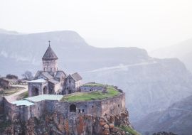 Lais Puzzle - Altes Kloster Tatev in Armenien - 1.000 Teile