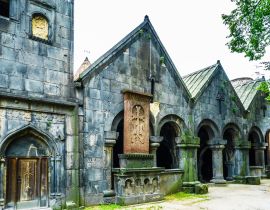 Lais Puzzle - Blick auf das Sanahin-Kloster im Dorf Sanahin, Alaverdi, Lori, Armenien - 40, 100, 200, 500, 1.000 & 2.000 Teile