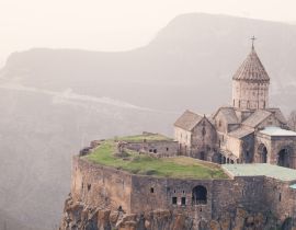 Lais Puzzle - Altes Kloster Tatev in Armenien - 40, 100, 200, 500, 1.000 & 2.000 Teile