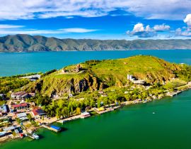 Lais Puzzle - Blick auf die Sewaninsel im Sewansee in Armenien - 40, 100, 200, 500, 1.000 & 2.000 Teile