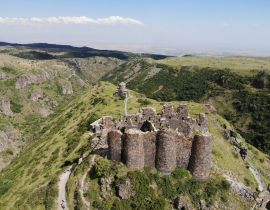 Lais Puzzle - Luftaufnahme Mittelalterliche Burgruinen, AMBERD, ARMENIEN, (VII. Jahrhundert n. Chr.) - 40, 100, 200, 500, 1.000 & 2.000 Teile