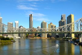 Lais Puzzle - Story Bridge in Brisbane mit Fluss und Fährengebäuden im Hintergrund - 2.000 Teile