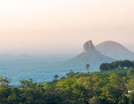 Lais Puzzle - Mount Coonowrin in den Glass House Mountains - 40, 100, 200, 500, 1.000 & 2.000 Teile