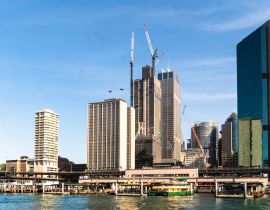 Lais Puzzle - Ein sonniger Tag über der Skyline des Geschäftsviertels von Sydney und dem Fährterminal Circular Quay in Sydney, der größten Stadt Australiens - 40, 100, 200, 500, 1.000 & 2.000 Teile