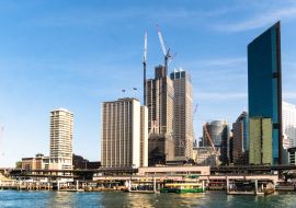 Lais Puzzle - Ein sonniger Tag über der Skyline des Geschäftsviertels von Sydney und dem Fährterminal Circular Quay in Sydney, der größten Stadt Australiens - 1.000 Teile