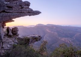 Lais Puzzle - Die Balkone an den Grampians-Bergen in Halls Gap, Victoria, Australien in den Stunden vor Sonnenaufgang - 1.000 Teile