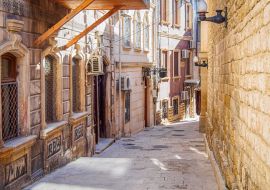 Lais Puzzle - Straße in der Altstadt von Baku, Aserbaidschan - 1.000 Teile