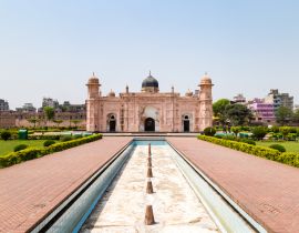 Lais Puzzle - Blick auf das Mausoleum von Bibipari in der Festung Lalbagh. Das Lalbagh Fort ist eine unvollständige Mughal-Festung in Dhaka, Bangladesch - 40, 100, 200, 500, 1.000 & 2.000 Teile