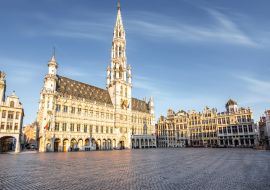 Lais Puzzle - Blick auf das Rathaus am Grand Place in der Altstadt von Brüssel während des sonnigen Wetters in Belgien - 1.000 Teile