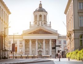 Lais Puzzle - Morgens Blick auf die Kirche Saint-Jacob auf dem königlichen Platz in Brüssel - 40, 100, 200, 500, 1.000 & 2.000 Teile