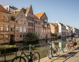 Lais Puzzle - Blick auf die Uferpromenade mit schönen alten Gebäuden und Fahrrädern im Morgenlicht in Gent, Belgien - 40, 100, 200, 500, 1.000 & 2.000 Teile