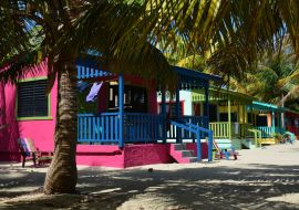 Lais Puzzle - Bungalow Coloré Plage de Placencia Belize - 1.000 Teile