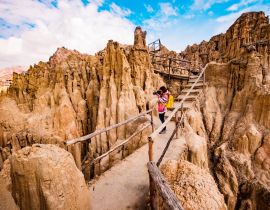 Lais Puzzle - Blick bei Sonnenschein auf die felsige Landschaft des Mondtals in der Nähe von La Paz in Bolivien - 40, 100, 200, 500, 1.000 & 2.000 Teile