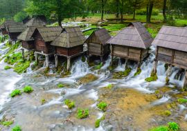Lais Puzzle - Alte hölzerne Wassermühlen, Jajce in Bosnien und Herzegowina - 1.000 Teile
